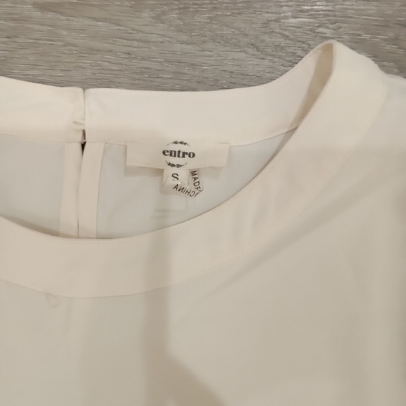 Entro Blouse - Picture 2 of 4